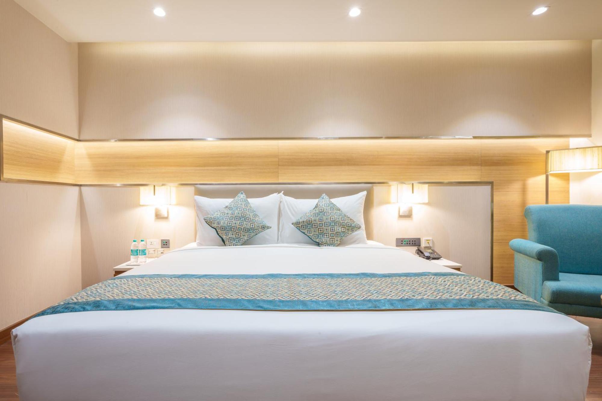 Pharos Hotels Chennai Exterior photo